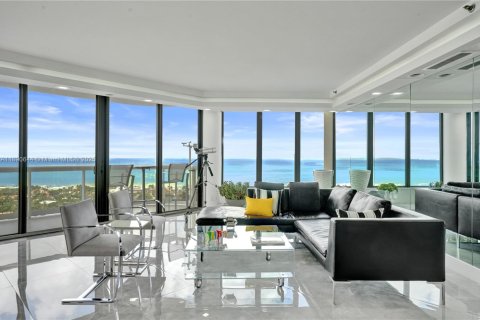 Copropriété à vendre à Aventura, Floride: 2 chambres, 179.86 m2 № 1943437 - photo 1