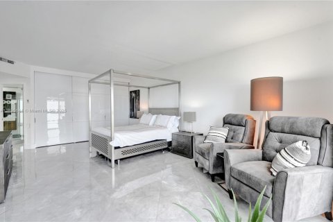 Copropriété à vendre à Aventura, Floride: 2 chambres, 179.86 m2 № 1943437 - photo 15