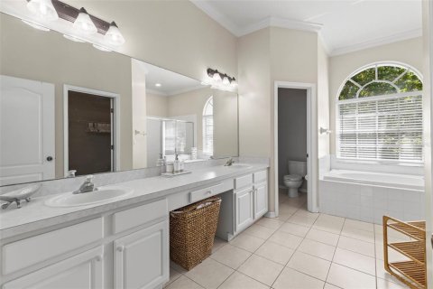 House in Land O' Lakes, Florida 4 bedrooms, 217.86 sq.m. № 1662621 - photo 15