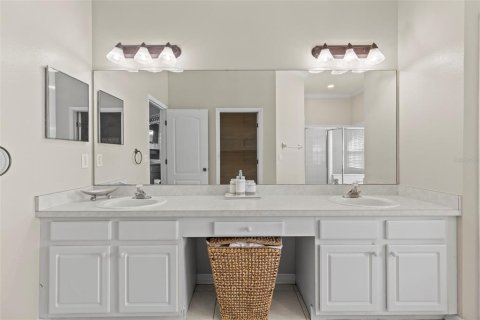House in Land O' Lakes, Florida 4 bedrooms, 217.86 sq.m. № 1662621 - photo 17