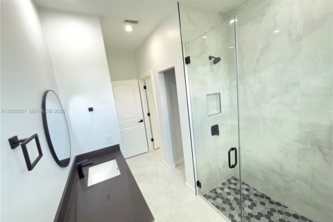 Villa ou maison à louer à Lehigh Acres, Floride: 3 chambres, 143.63 m2 № 2182137 - photo 11