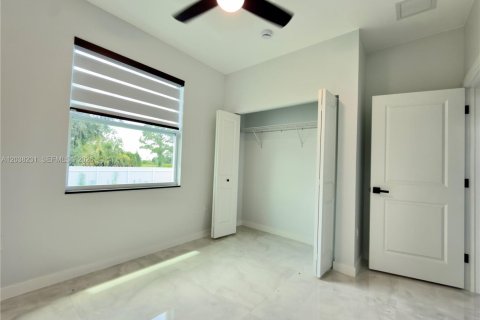 Villa ou maison à louer à Lehigh Acres, Floride: 3 chambres, 143.63 m2 № 2182137 - photo 14