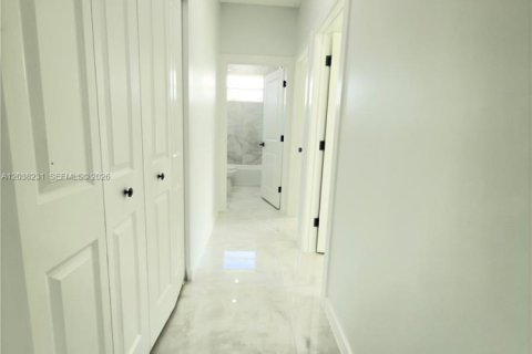 Villa ou maison à louer à Lehigh Acres, Floride: 3 chambres, 143.63 m2 № 2182137 - photo 13