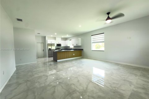 Villa ou maison à louer à Lehigh Acres, Floride: 3 chambres, 143.63 m2 № 2182137 - photo 7