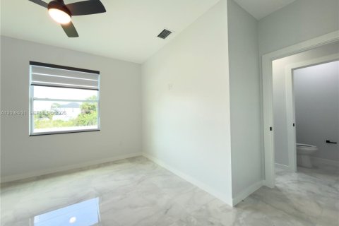 Villa ou maison à louer à Lehigh Acres, Floride: 3 chambres, 143.63 m2 № 2182137 - photo 8