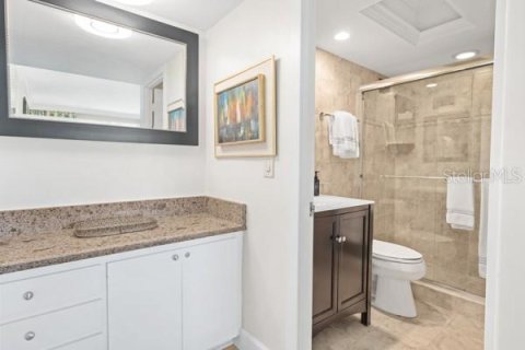 Condo in Longboat Key, Florida, 2 bedrooms  № 1853826 - photo 15
