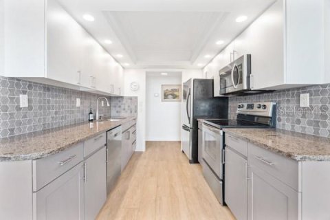 Condo in Longboat Key, Florida, 2 bedrooms  № 1853826 - photo 2