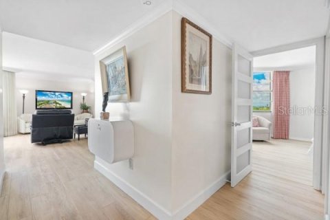 Condo in Longboat Key, Florida, 2 bedrooms  № 1853826 - photo 17