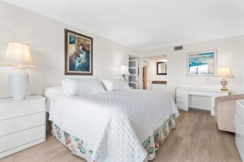Condo in Longboat Key, Florida, 2 bedrooms  № 1853826 - photo 11