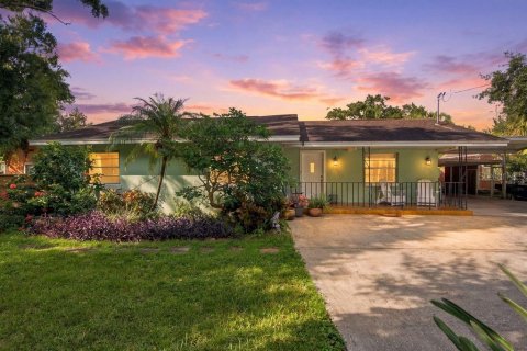 Casa en venta en Tampa, Florida, 4 dormitorios, 260.68 m2 № 2386625 - foto 2