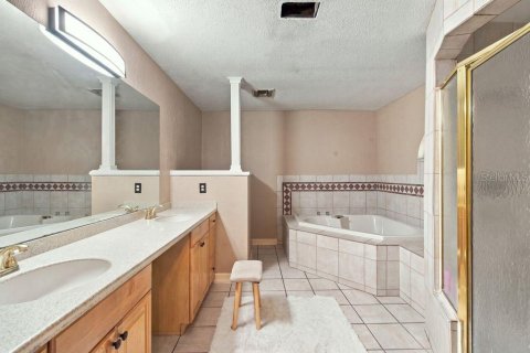 Casa en venta en Tampa, Florida, 4 dormitorios, 260.68 m2 № 2386625 - foto 14