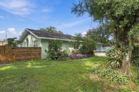 Casa en venta en Tampa, Florida, 4 dormitorios, 260.68 m2 № 2386625 - foto 4