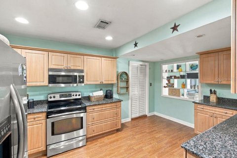 Casa en venta en Tampa, Florida, 4 dormitorios, 260.68 m2 № 2386625 - foto 11