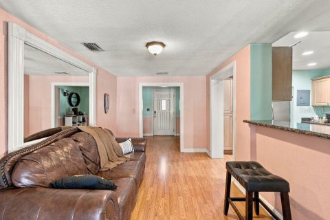 Casa en venta en Tampa, Florida, 4 dormitorios, 260.68 m2 № 2386625 - foto 10