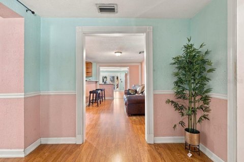 Casa en venta en Tampa, Florida, 4 dormitorios, 260.68 m2 № 2386625 - foto 8