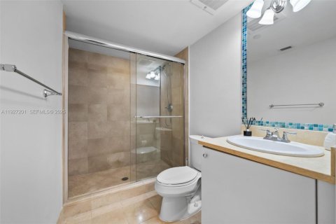 Купить кондоминиум в Авентура, Флорида 2 спальни, 121.89м2, № 1987976 - фото 24
