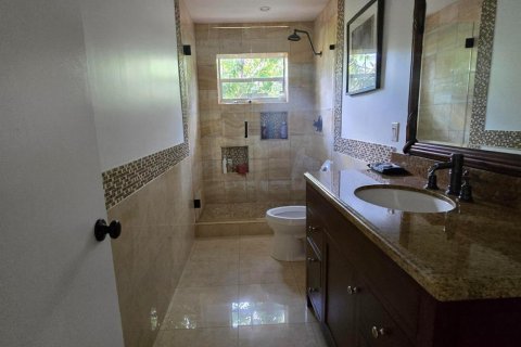 House in Hollywood, Florida 3 bedrooms, 233.93 sq.m. № 2286638 - photo 9
