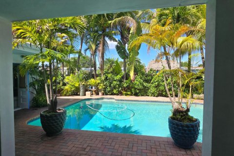 House in Hollywood, Florida 3 bedrooms, 233.93 sq.m. № 2286638 - photo 18