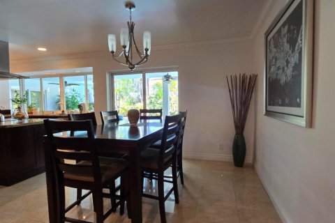 House in Hollywood, Florida 3 bedrooms, 233.93 sq.m. № 2286638 - photo 4