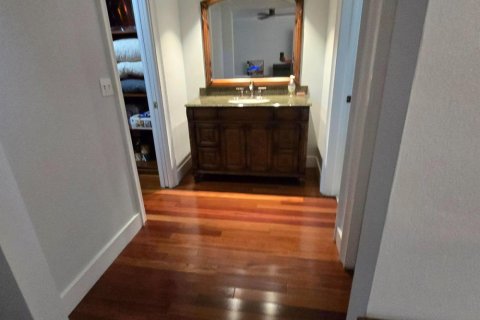 House in Hollywood, Florida 3 bedrooms, 233.93 sq.m. № 2286638 - photo 10