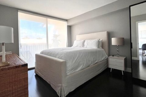 Condominio en alquiler en West Palm Beach, Florida, 1 dormitorio, 61.5 m2 № 1104389 - foto 1