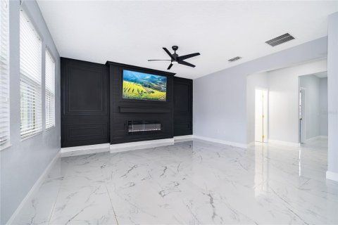 House in DeBary, Florida 4 bedrooms, 233.28 sq.m. № 2111561 - photo 16