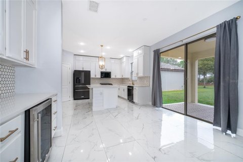 House in DeBary, Florida 4 bedrooms, 233.28 sq.m. № 2111561 - photo 9