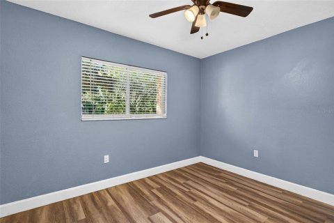 Villa ou maison à louer à New Port Richey, Floride: 2 chambres, 93.65 m2 № 2429414 - photo 19
