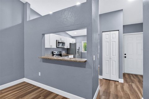 Villa ou maison à louer à New Port Richey, Floride: 2 chambres, 93.65 m2 № 2429414 - photo 12
