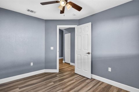 Villa ou maison à louer à New Port Richey, Floride: 2 chambres, 93.65 m2 № 2429414 - photo 18