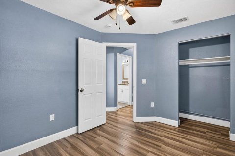 Villa ou maison à louer à New Port Richey, Floride: 2 chambres, 93.65 m2 № 2429414 - photo 20