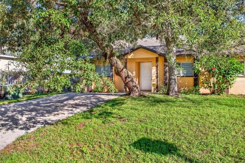 Villa ou maison à New Port Richey, Floride 2 chambres, 93.65 m2 № 2429414