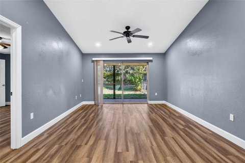 Villa ou maison à louer à New Port Richey, Floride: 2 chambres, 93.65 m2 № 2429414 - photo 14