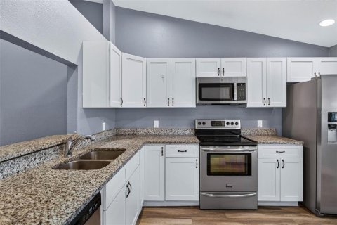 Villa ou maison à louer à New Port Richey, Floride: 2 chambres, 93.65 m2 № 2429414 - photo 8