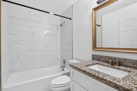 Villa ou maison à louer à New Port Richey, Floride: 2 chambres, 93.65 m2 № 2429414 - photo 25