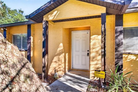 Villa ou maison à louer à New Port Richey, Floride: 2 chambres, 93.65 m2 № 2429414 - photo 4