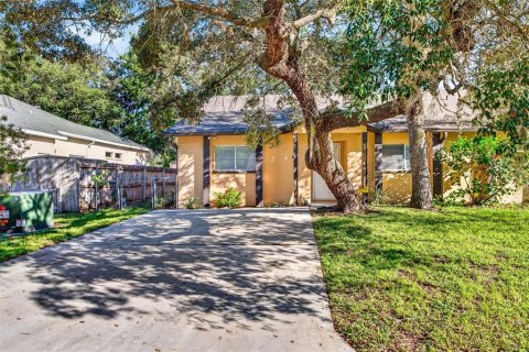 Villa ou maison à louer à New Port Richey, Floride: 2 chambres, 93.65 m2 № 2429414 - photo 2