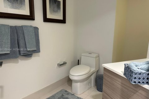 Снять в аренду кондоминиум в Майами, Флорида 2 спальни, 90.3м2, № 2005938 - фото 16