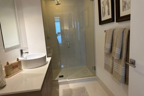 Снять в аренду кондоминиум в Майами, Флорида 2 спальни, 90.3м2, № 2005938 - фото 14