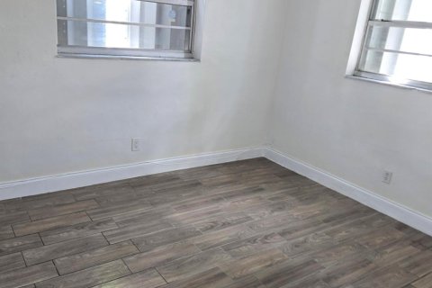 Villa ou maison à louer à Lauderhill, Floride: 3 chambres, 115.29 m2 № 2274465 - photo 11