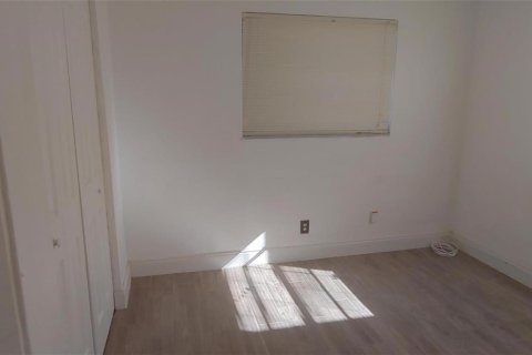 Villa ou maison à louer à Lauderhill, Floride: 3 chambres, 115.29 m2 № 2274465 - photo 5