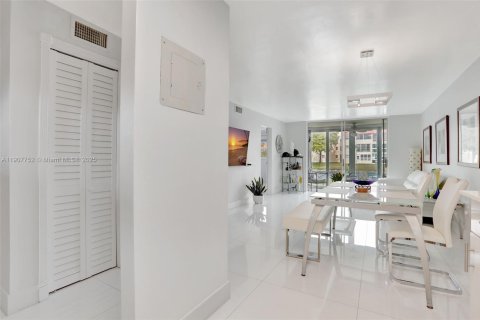 Купить кондоминиум в Санрайз, Флорида 2 спальни, 78.97м2, № 1965701 - фото 25