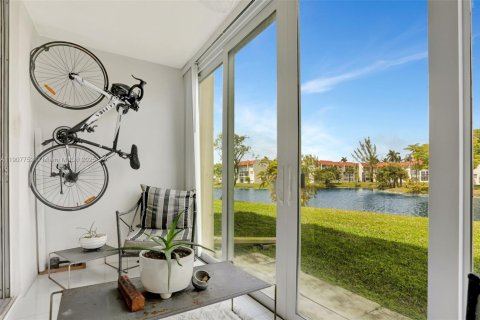 Купить кондоминиум в Санрайз, Флорида 2 спальни, 78.97м2, № 1965701 - фото 12