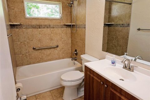 Villa ou maison à louer à Kenneth City, Floride: 2 chambres, 89.19 m2 № 2413727 - photo 13