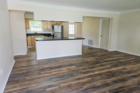 Villa ou maison à louer à Kenneth City, Floride: 2 chambres, 89.19 m2 № 2413727 - photo 3