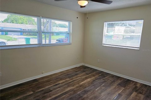 Villa ou maison à louer à Kenneth City, Floride: 2 chambres, 89.19 m2 № 2413727 - photo 11