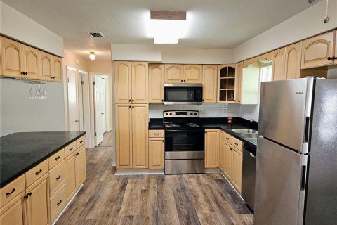 Villa ou maison à louer à Kenneth City, Floride: 2 chambres, 89.19 m2 № 2413727 - photo 6