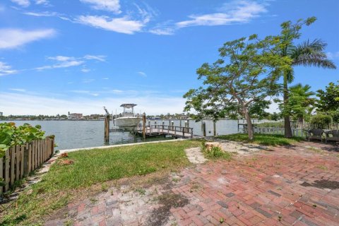 Land in Treasure Island, Florida № 2223157 - photo 17