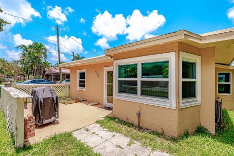 House in Dania Beach, Florida 3 bedrooms № 1582699 - photo 25