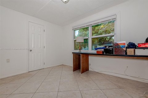 House in Dania Beach, Florida 3 bedrooms № 1582699 - photo 18